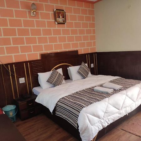 Hotel Deepraj, Kausani Εξωτερικό φωτογραφία
