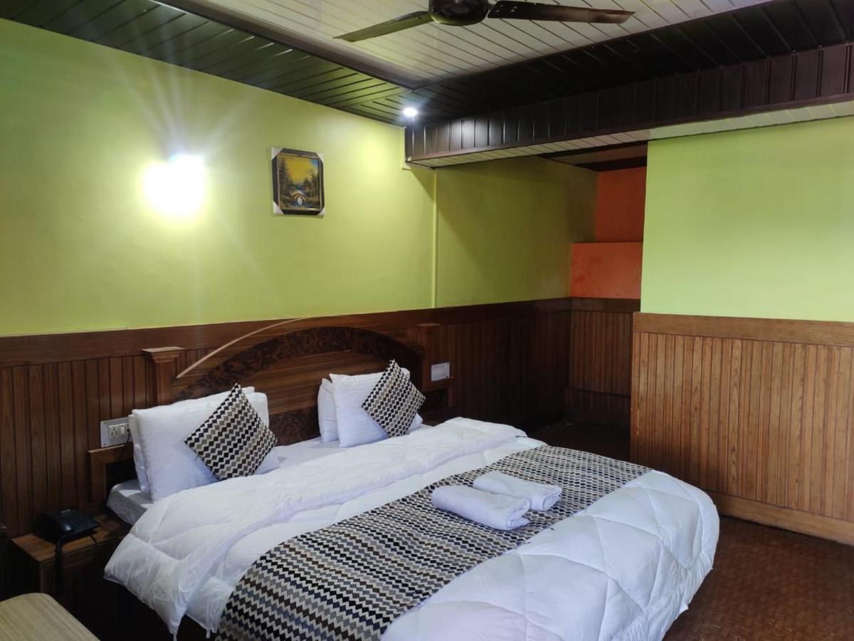 Hotel Deepraj, Kausani Εξωτερικό φωτογραφία