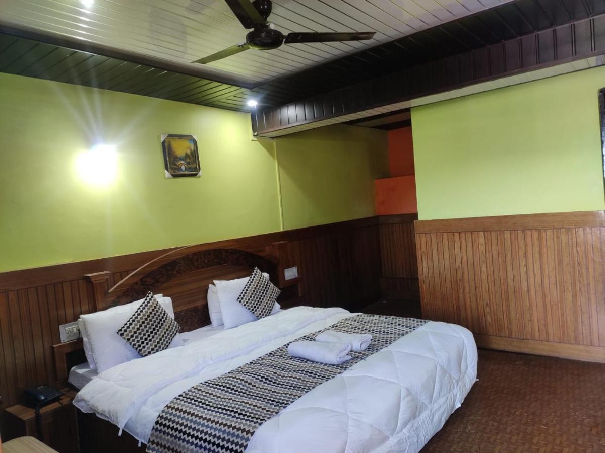 Hotel Deepraj, Kausani Εξωτερικό φωτογραφία