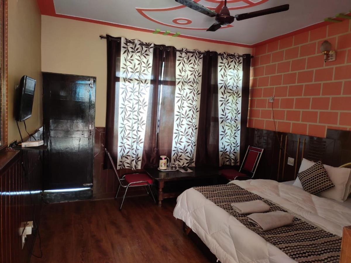 Hotel Deepraj, Kausani Εξωτερικό φωτογραφία