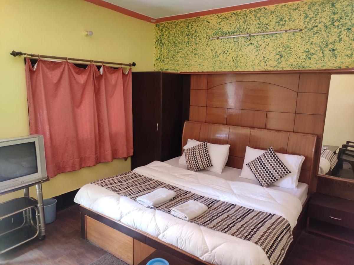 Hotel Deepraj, Kausani Εξωτερικό φωτογραφία
