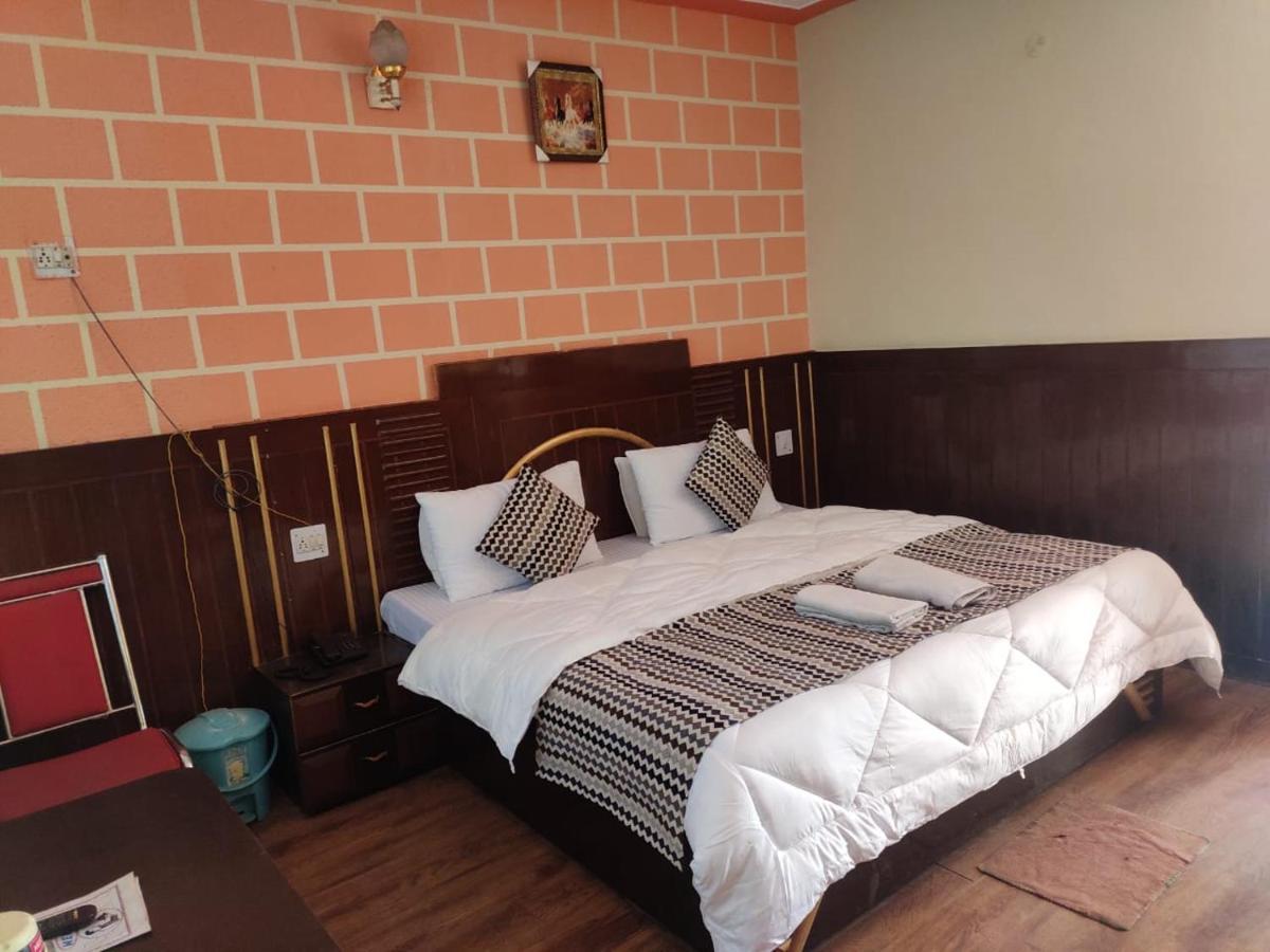Hotel Deepraj, Kausani Εξωτερικό φωτογραφία