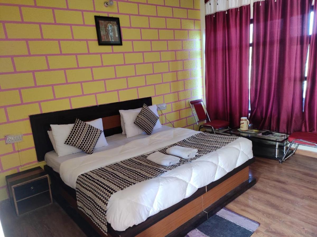 Hotel Deepraj, Kausani Εξωτερικό φωτογραφία