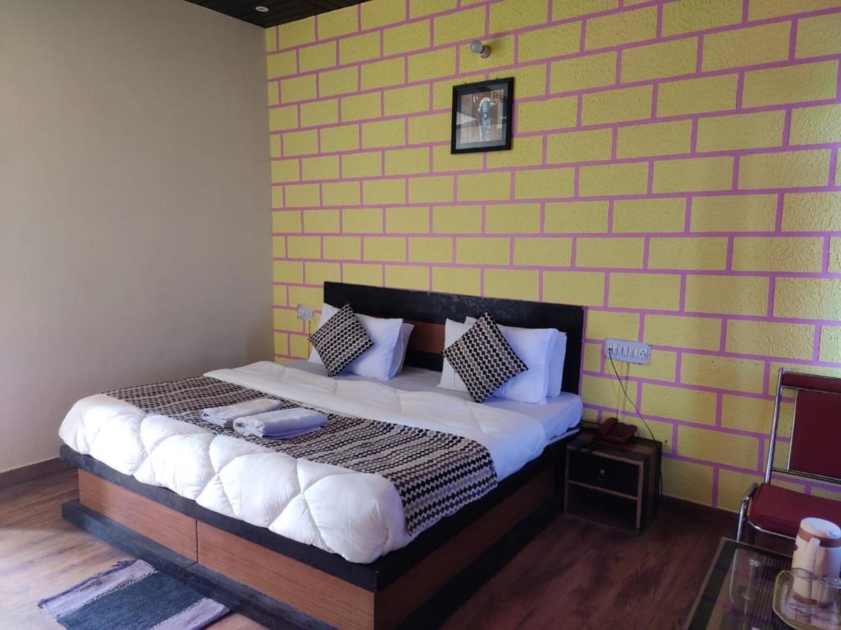 Hotel Deepraj, Kausani Εξωτερικό φωτογραφία
