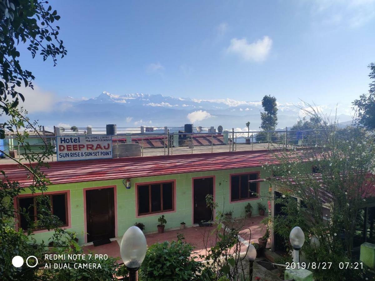 Hotel Deepraj, Kausani Εξωτερικό φωτογραφία